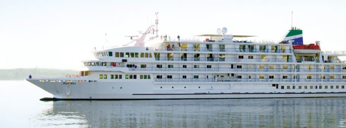 Great Lakes Cruise Company ship